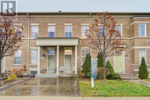 10501 Woodbine Ave in Markham, ON - Building Photo