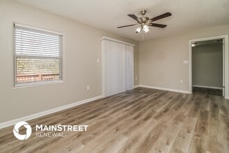 1335 E 3rd Ave in Mount Dora, FL - Foto de edificio - Building Photo