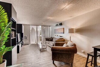 4800 Hale Pkwy in Denver, CO - Building Photo - Building Photo