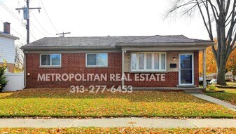 6973 Chirrewa St in Westland, MI - Building Photo