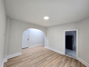 143 Jericho Tpke in Mineola, NY - Building Photo - Building Photo