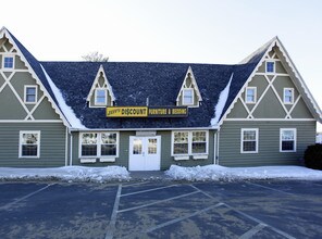 588 Endicott St in Laconia, NH - Building Photo - Building Photo