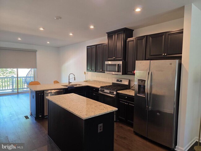 43815 Stubble Cor Sq in Ashburn, VA - Building Photo - Building Photo