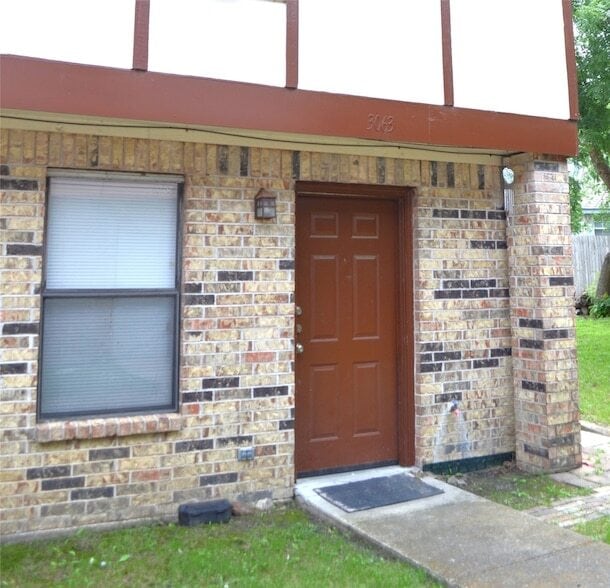 property at 3063 Olympia Dr