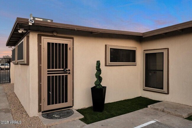 1108 S 33rd Ave in Phoenix, AZ - Building Photo - Building Photo