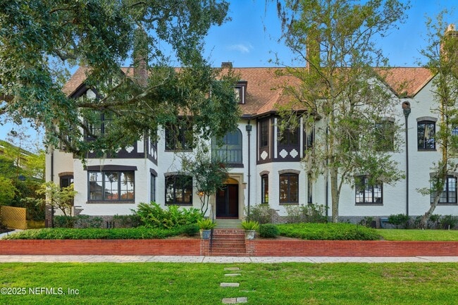 property at 3319 Pine St