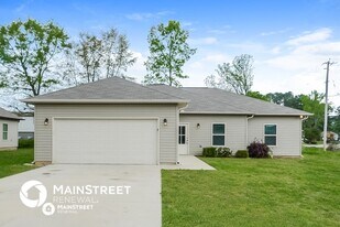 63 Carriage House Rd SW in Bessemer, AL - Building Photo