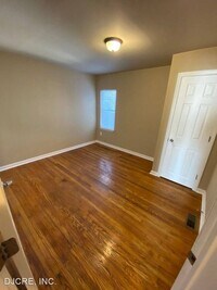 6031 Cedarhurst St photo'