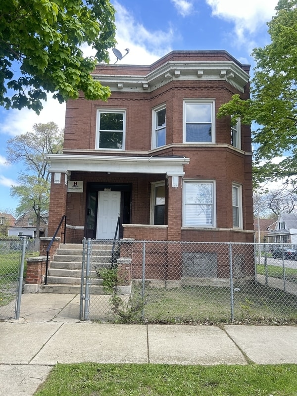 property at 5759 S Wolcott Ave