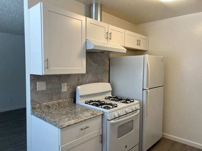 1936 9th St in Redding, CA - Building Photo - Building Photo