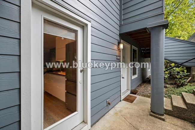 property at 4360 SW Dickinson St