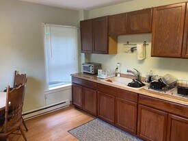 11 Federal St in Dover, NH - Building Photo