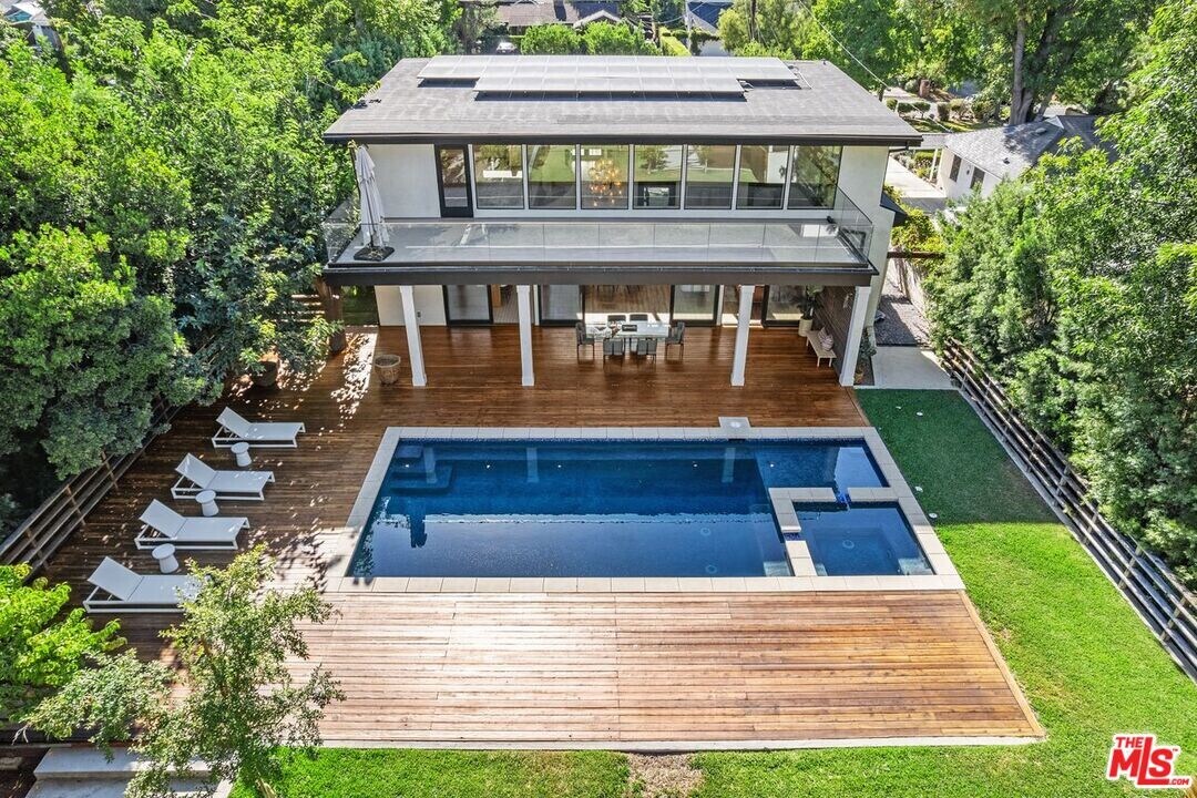 5922 Oakdale Ave in Los Angeles, CA - Building Photo