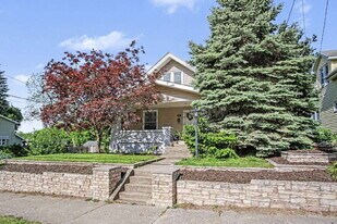 101 Arthur Ave NE in Grand Rapids, MI - Building Photo