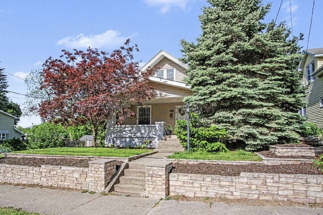property at 101 Arthur Ave NE