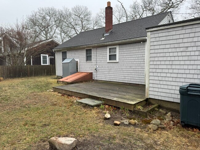 58 Cypress St in Teaticket, MA - Building Photo - Building Photo