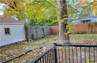 310 SW Hillside Dr in Topeka, KS - Building Photo - Building Photo