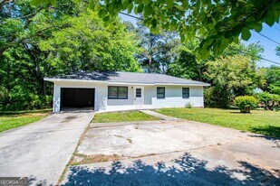 801 Bowdon Tyus Rd in Bowdon, GA - Building Photo