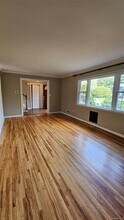 72 Schriever Ln in New City, NY - Building Photo - Building Photo