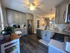 10 W Knight Ave in Collingswood, NJ - Foto de edificio - Building Photo