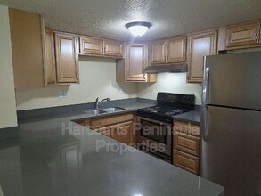 7155 Tracyton Blvd NW in Bremerton, WA - Foto de edificio - Building Photo