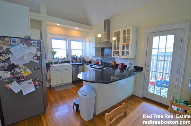 14 Breck Ave, Unit 2