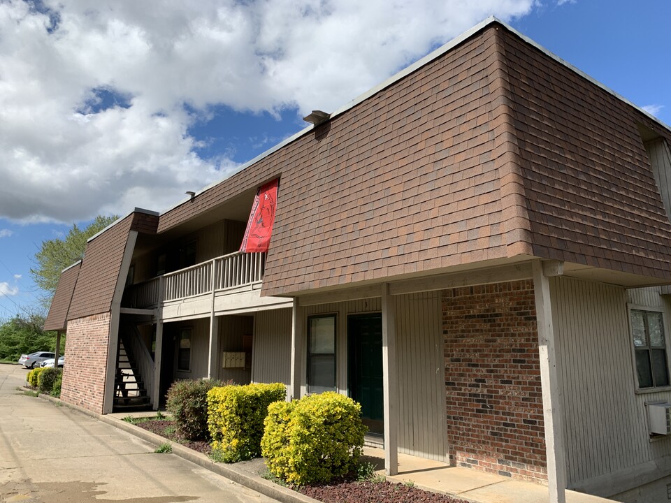 1390 W Wedington Dr, Unit #3 in Fayetteville, AR - Foto de edificio