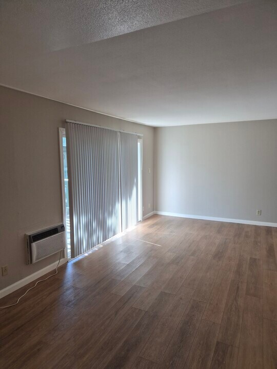 1036 Oak Grove Rd, Unit 33 in Concord, CA - Building Photo