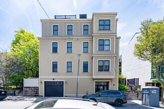 257 W 3rd St in Boston, MA - Foto de edificio - Building Photo