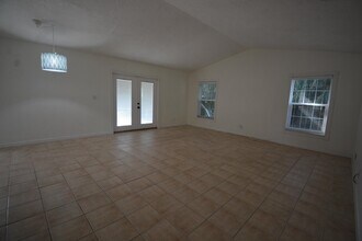 1379 Pinetta Cir in Wellington, FL - Foto de edificio - Building Photo