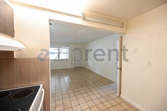 6040 SW 26th St in Miramar, FL - Building Photo - Building Photo