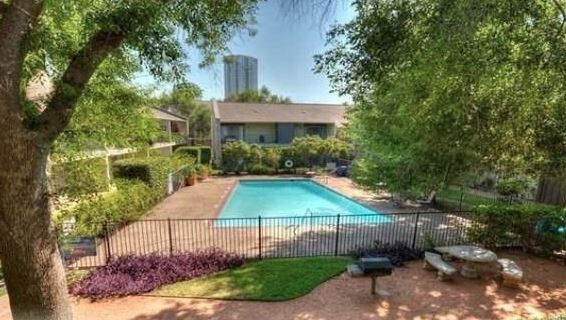 property at 500 E Riverside Dr
