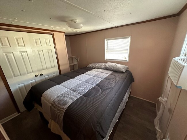 9578 Darkwood St in Willis, TX - Building Photo - Building Photo