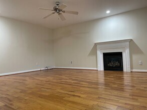 685 Garibaldi St SW in Atlanta, GA - Foto de edificio - Building Photo