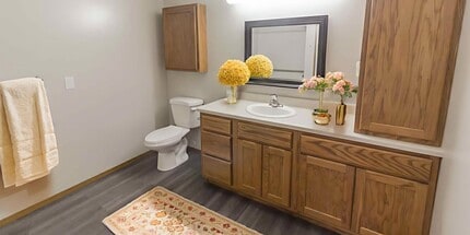 Gateway Apartments in Sioux Falls, SD - Foto de edificio - Building Photo