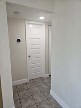 4414 N Clark Ave, Unit 7 in Tampa, FL - Building Photo - Building Photo
