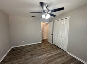 9725 Fox Hollow Rd in Tampa, FL - Building Photo - Building Photo