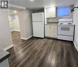 147 Benton St in Kitchener, ON - Building Photo - Building Photo
