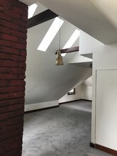 2471 S Howell Ave, Unit Upper Flat in Milwaukee, WI - Building Photo - Building Photo