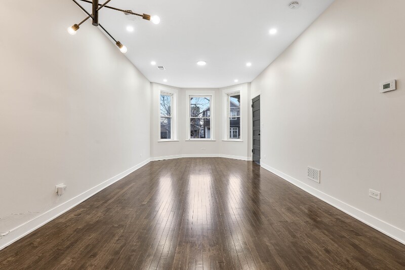1707 N Harding Ave in Chicago, IL - Building Photo