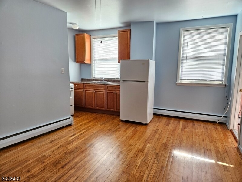71 E Cherry St in Rahway, NJ - Building Photo