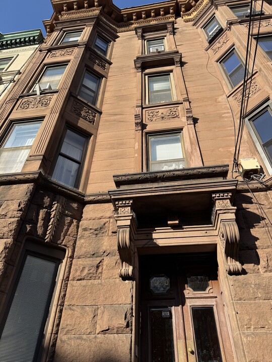 1020 Hudson St, Unit A5 in Hoboken, NJ - Foto de edificio