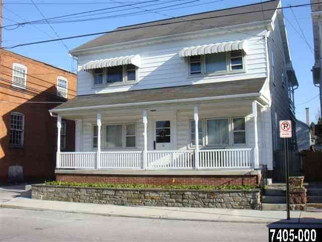 16 W Middle St in Hanover, PA - Foto de edificio
