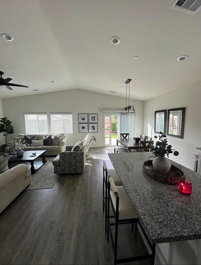 44205 Le Seine Ln in Indio, CA - Building Photo - Building Photo