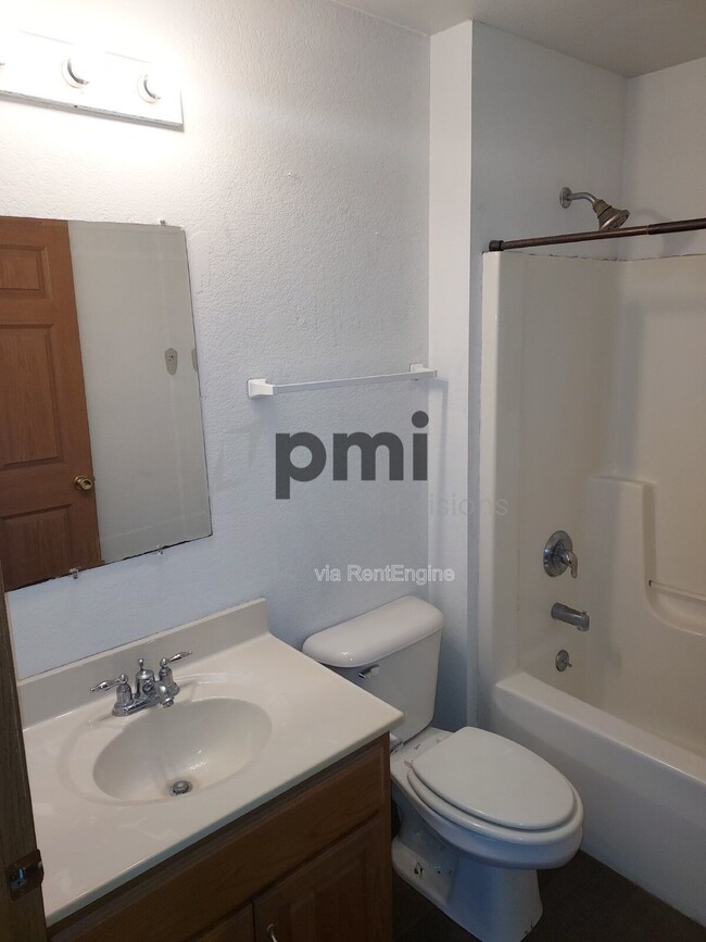 6381 IL-48 in Macon, IL - Building Photo - Building Photo