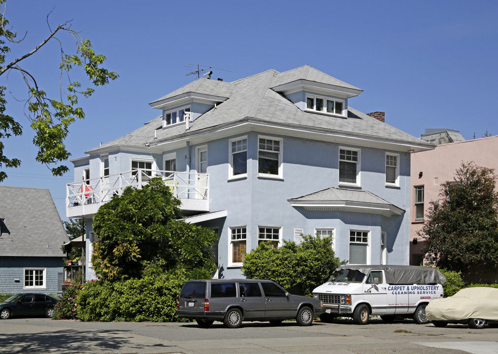 3042 Telegraph Ave in Berkeley, CA - Foto de edificio