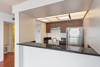 1745 Camino Palmero St, Unit Hollywood Hills 1BR Condo in West Hollywood, CA - Foto de edificio - Building Photo