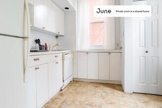 Room in Shared 4 bed/1 bath home, Unit D in New York, NY - Building Photo - Building Photo