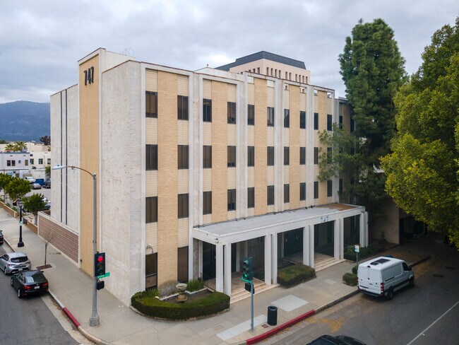 Oak Knoll Condominiums in Pasadena, CA - Building Photo - Building Photo