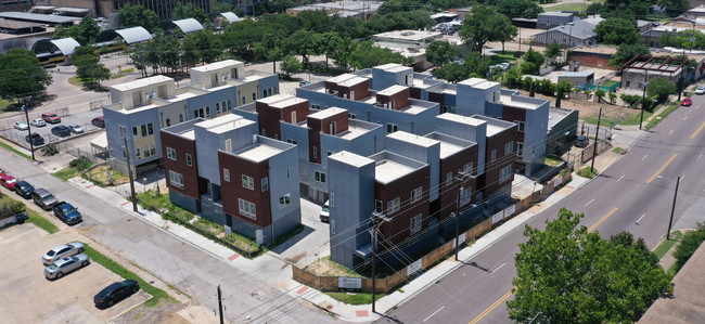 1505 S Akard St in Dallas, TX - Building Photo - Building Photo